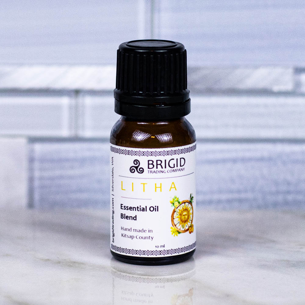 litha essential oil blend diffuser oil handmade midsummer midsommar celebration oil scent wheel of the sun citrus candle refreshing burst relaxing soft scent