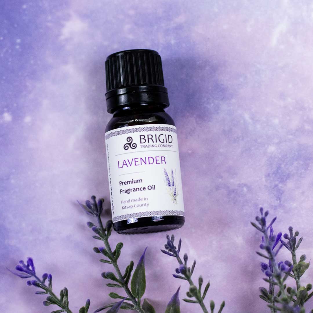 lavender essential oil and fragrance oil blend natural for bed time aromatherapy handmade in kitsap county washington state usa oil for home diffuser humidifier bedside winter dry air fun scent